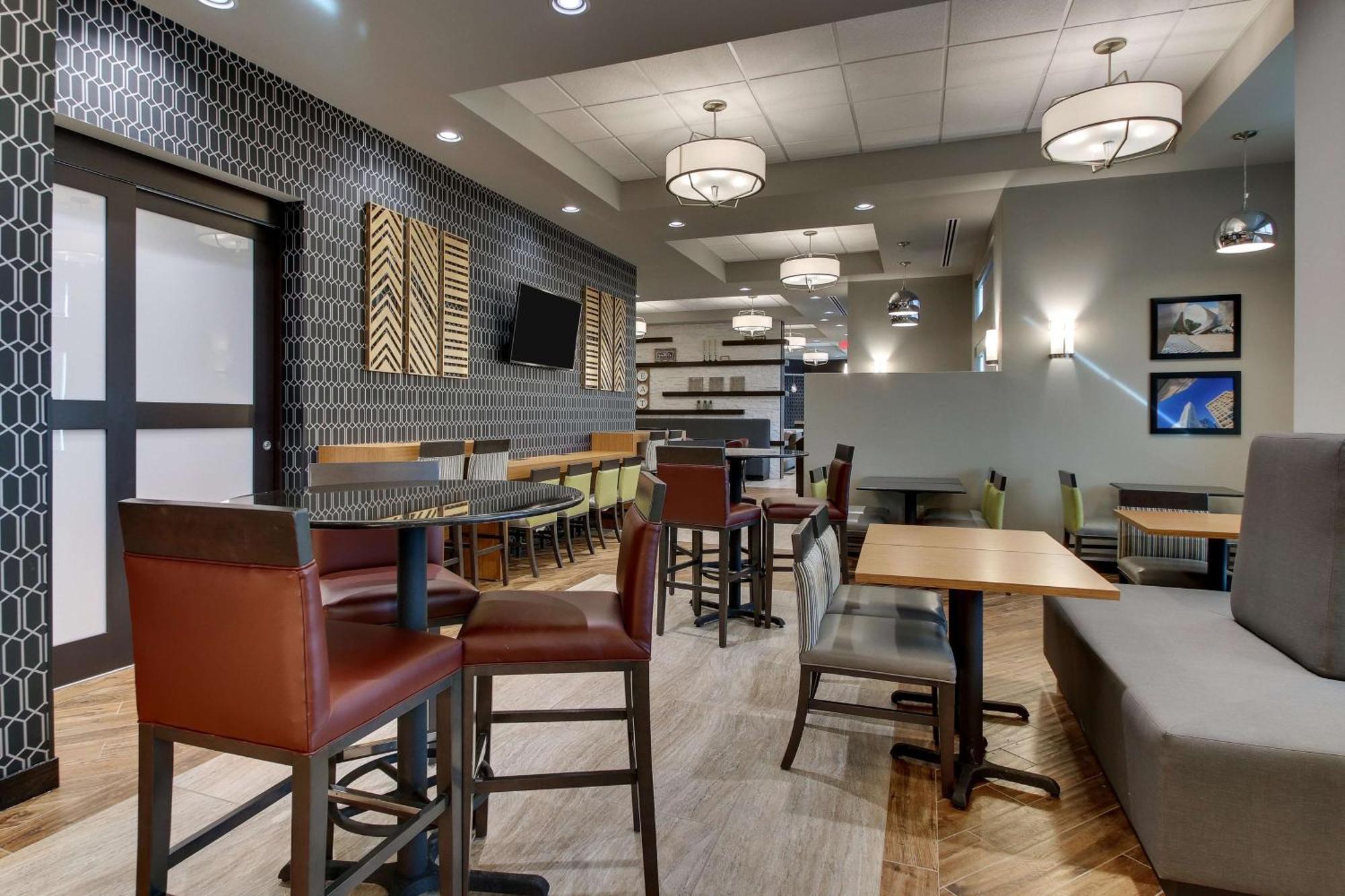 Drury Inn & Suites Columbus Polaris ภายนอก รูปภาพ